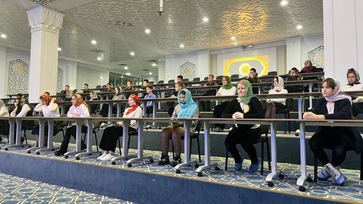 Учащиеся городских школ посетили Болгарскую исламскую академию
