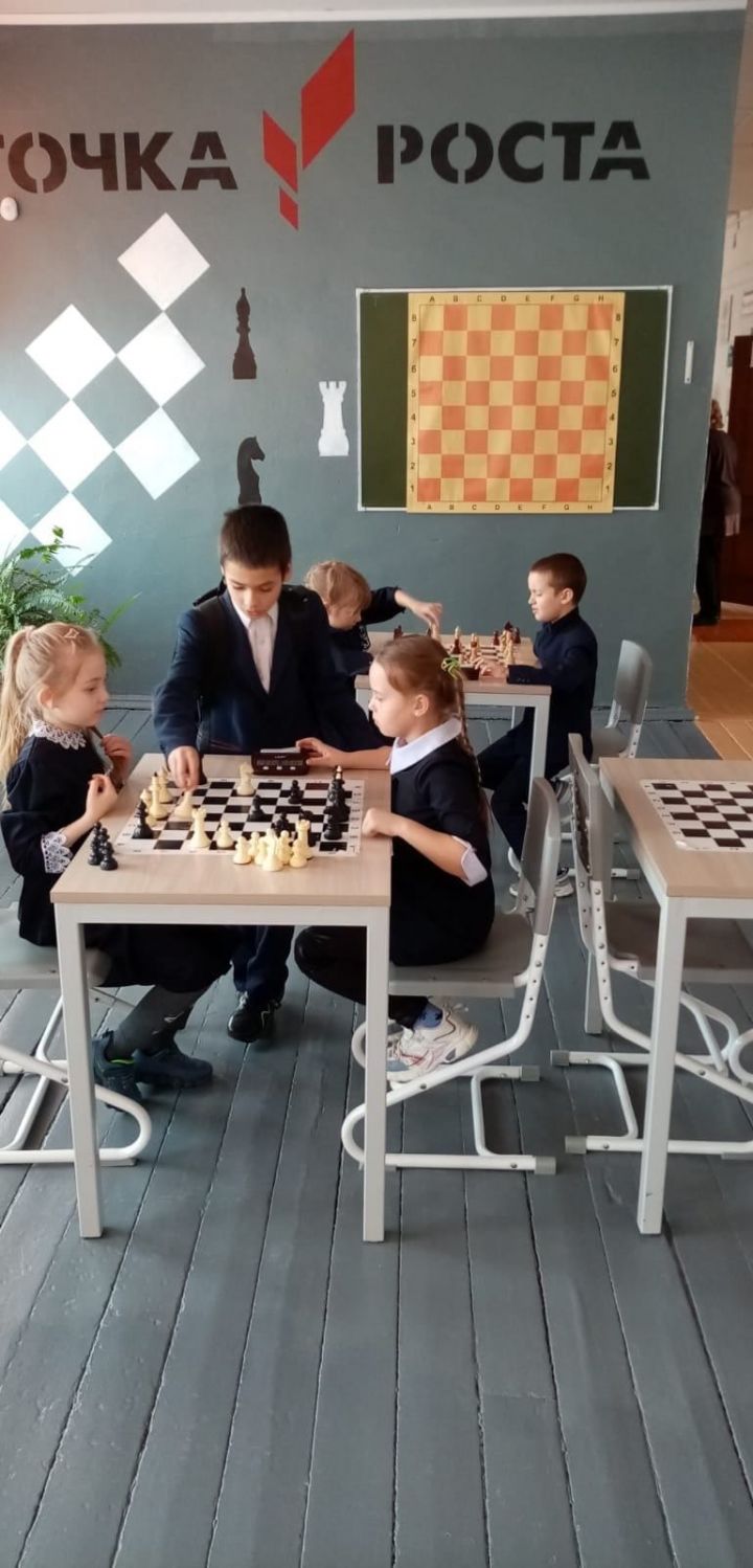 В Кимовской школе проходит шахматный турнир на приз Деда Мороза
