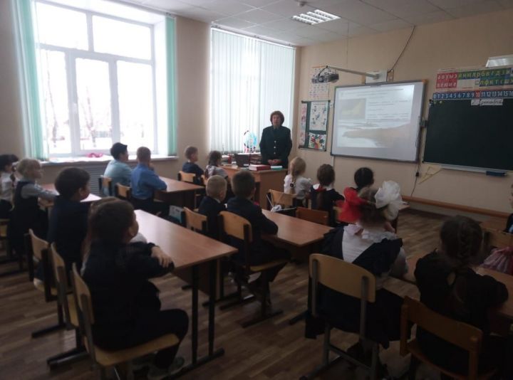 С учениками Болгарской санаторной школы-интерната провели беседу