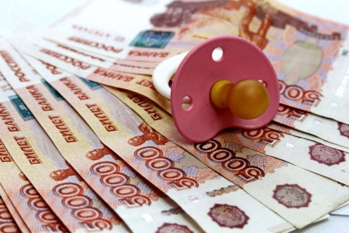 Новогодние каникулы не сорвутся: должник из Татарстана погасил задолженность по алиментам