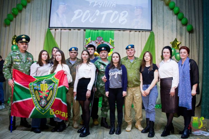 Студенты и преподаватели Спасского техникума посетили концерт группы "Ростов"