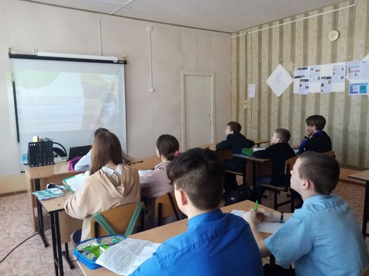 В Бураковской школе проведён урок «Братство славянских народов»