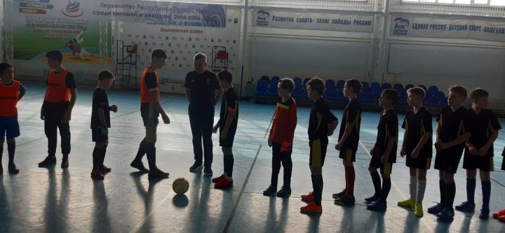Футбольная команда «Волна» приняла участие в зональном этапе кубка РТ по мини-футболу