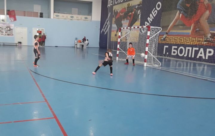 В Болгарском «Олимпе» начался зональный турнир по мини-футболу