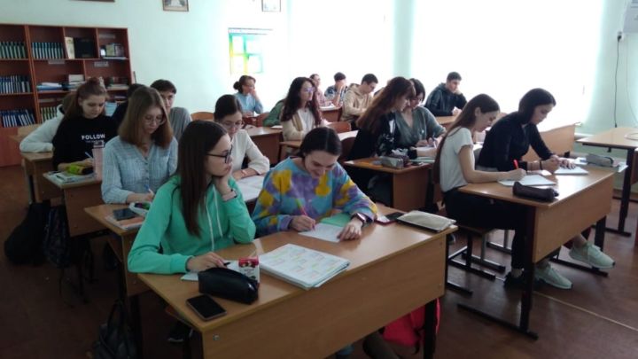 В Болгаре для выпускников 11 классов проходит акция «Умные каникулы»&nbsp;