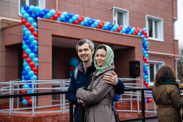 Казанские работники Государственного института прикладной оптики заселились в новое жильё