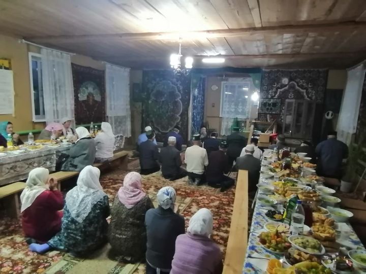 В Тахтале организовали благотворительный ифтар в честь священного месяца Рамадан