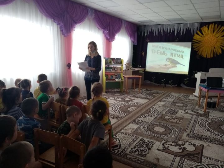 Для воспитанников детского сада «Антошка» провели инфо-урок «Чудо в перьях»