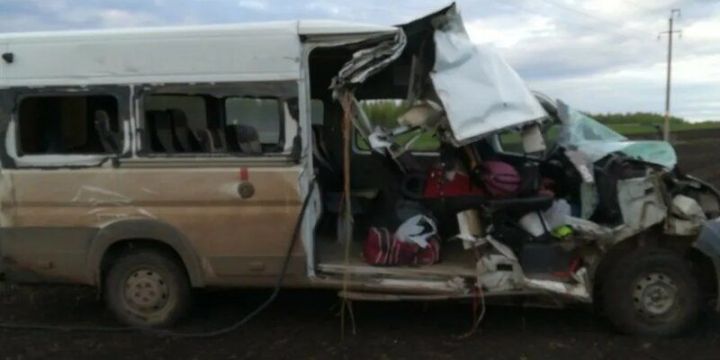 На трассе в Татарстане произошло смертельное ДТП с участием вахтового автобуса