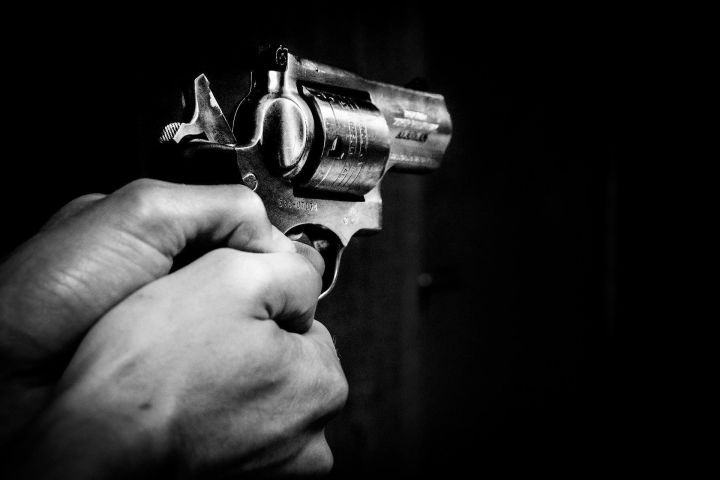 В Казани неизвестные обстреляли семью с двумя детьми из газового пистолета