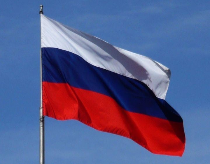 Новая учебная неделя в школах Спасского района началась с поднятия государственных флагов
