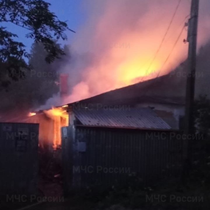 В деревне Ржавец в результате пожара сгорел летний дом