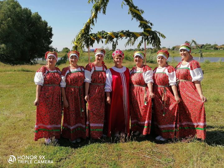 Кузнечихадан «Сударушка» коллективы «Велень Озкс» фестивалендә чыгыш ясады