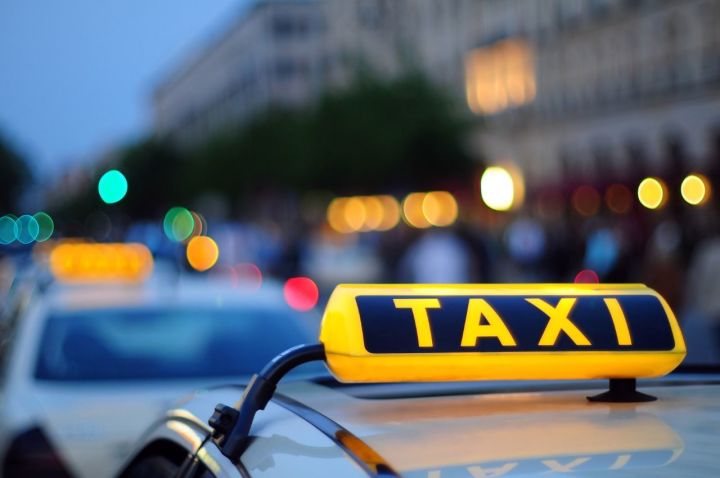 В Татарстане пьяный мужчина с ножом набросился на таксиста