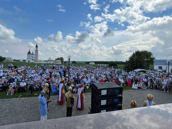 Участники Всемирного конгресса татар побывали в Болгаре
