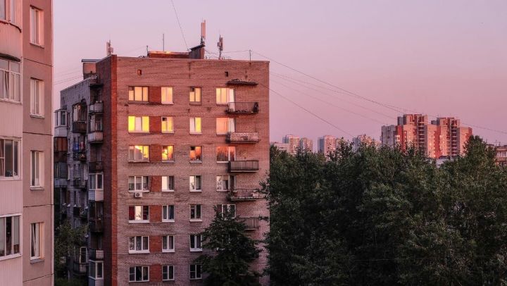 Казанский лифтёр с крыши в прохожих кидался кирпичами