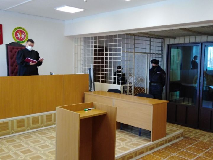 Несовершеннолетнего жителя Спасского района РТ судят за убийство