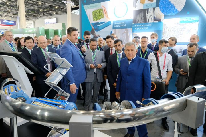 Рустам Минниханов посетил стенд ПАО «Транснефть» на выставке «TatOilExpo-2022»