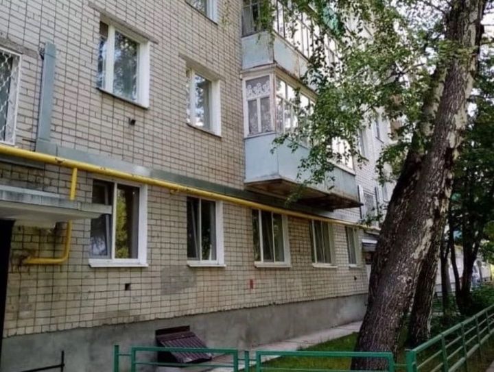 В Татарстане пожилая  женщина выпала из окна