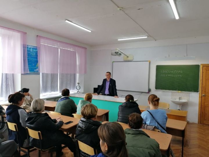 В Полянской школе прошло общешкольное родительское собрание
