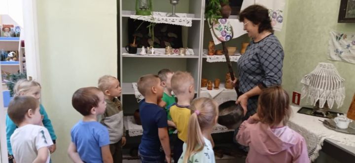 Воспитанники детского сада «Антошка» посетили детскую библиотеку Болгара