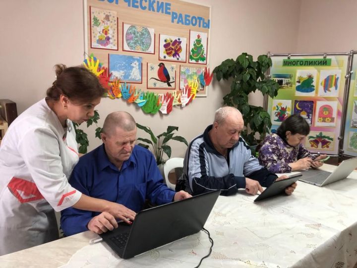 В Спасском доме-интернате проводятся занятия по компьютерной грамотности