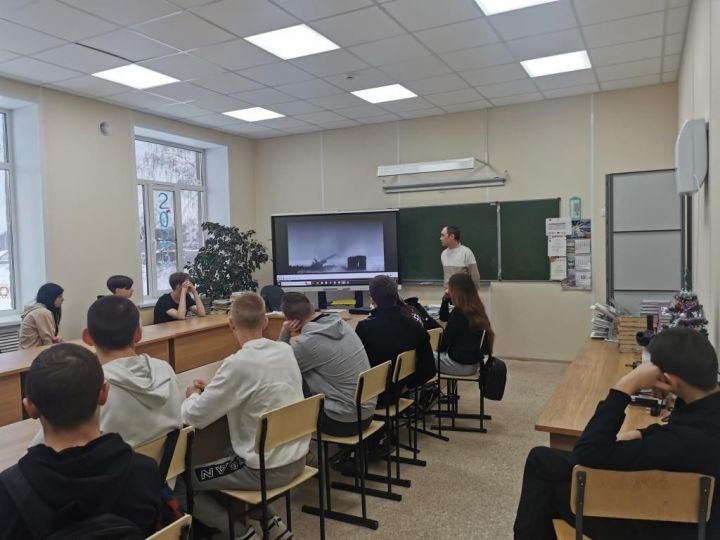 Для студентов Спасского техникума провели лекцию «Ленинград в огне»