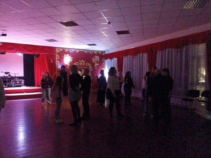 В Спасском РДК состоялась первая за много лет дискотека