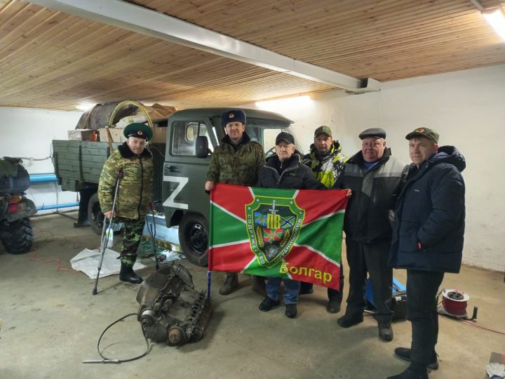 В Татарстане автомобиль с гуманитарным грузом бойцам СВО сломался по дороге