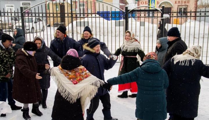 В Спасском доме-интернате провели праздник «Как на масленой неделе…»