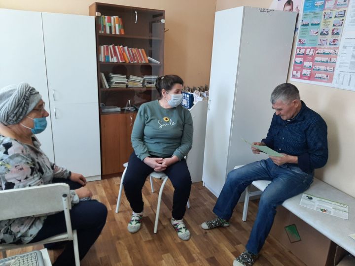 В Иж-Борискинском ФАПе для жителей села провели День информации «Вместе против рака!»