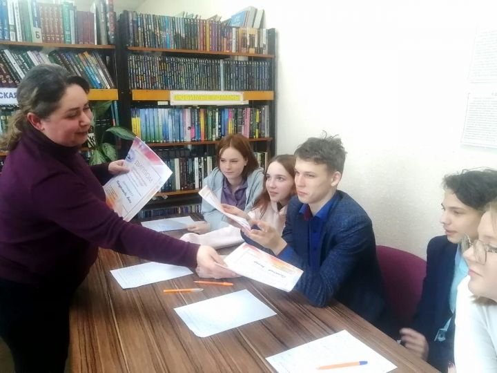 В Трёхозёрской библиотеке прошёл библиотечный журфикс «Профессия репортёр»