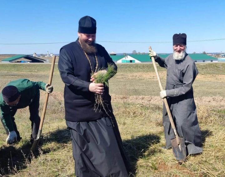 Представители духовенства Спасского района приняли участие в ежегодной акции «Сад памяти»