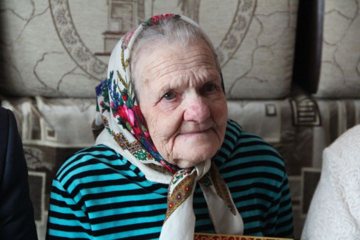 Елена Спиридоновна Каретникова отметила 95-ти летний юбилей