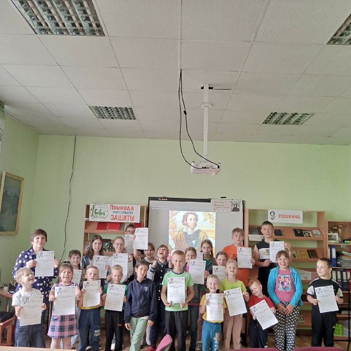 В Никольской библиотеке сегодня состоялся открытый микрофон «Читаем Пушкина от мала до велика»