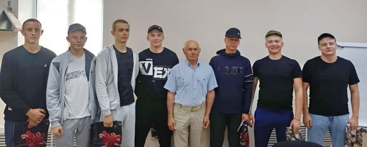 Спас районы егетләрен армиягә озаттылар