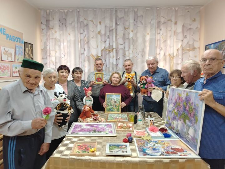 В Спасском ДИПИ провели выставку авторских поделок