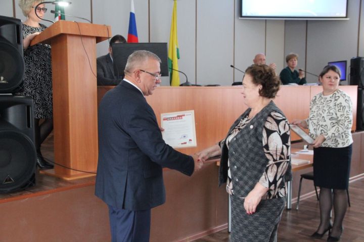 На еженедельной планёрке в Болгаре вручили награды