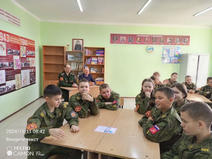 Еженедельную линейку кадет посетил замглавы Спасского района Сергей Тюнёв