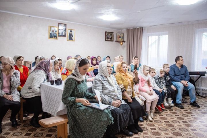 В храмах Болгара отпраздновали День матери