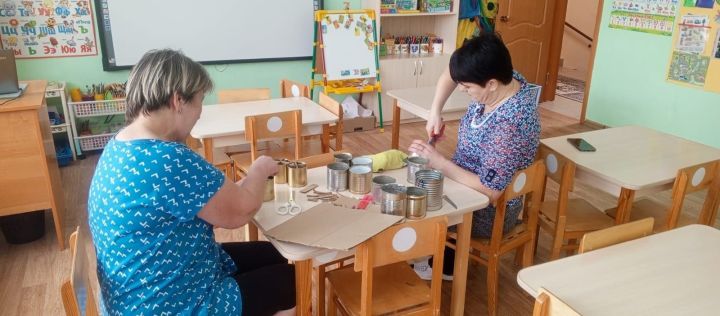 Воспитанники детского сада «Колосок» принимают активное участие в изготовлении окопных свечей