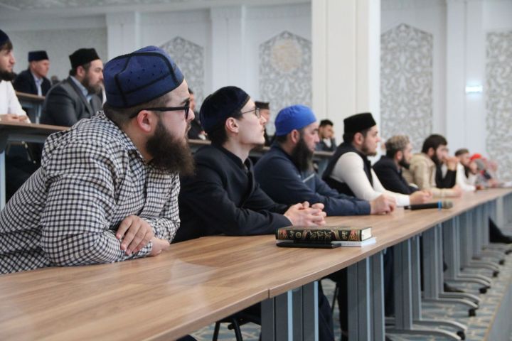 Урок мужества прошёл в Болгарской исламской академии