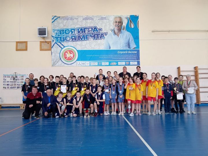 В Центральном спортзале Болгара состоялись районные соревнования по баскетболу