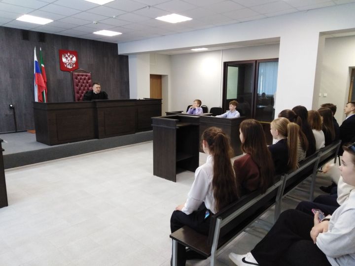 Школьники Болгарской школы №2 побывали в Спасском районном суде