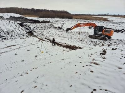 Продолжается капремонт плотины на реке Бездна в Спасском районе