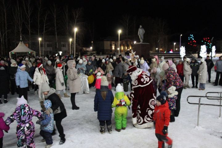 Новогодний концерт прошел на центральной площади Болгара 1 января
