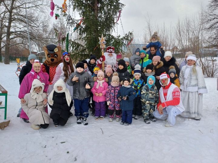 Новогодние мероприятия для взрослых и детей в Болгаре продолжаются