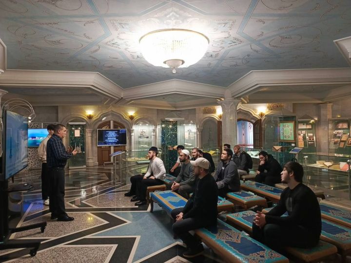 Магистранты Болгарской исламской академии изучили историю и современные социальные проекты Казани