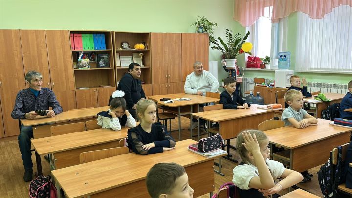 Во второй школе Болгара прошли встречи ко Дню отца