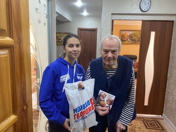 «Молодая Гвардия» Спасского района поздравили тружеников тыла с Днём пожилого человека